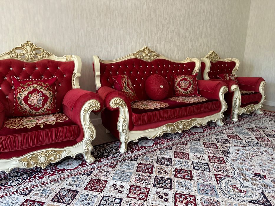 Диван европейский