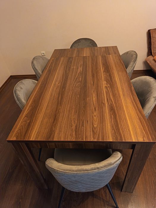 Маса за хранене с ракла