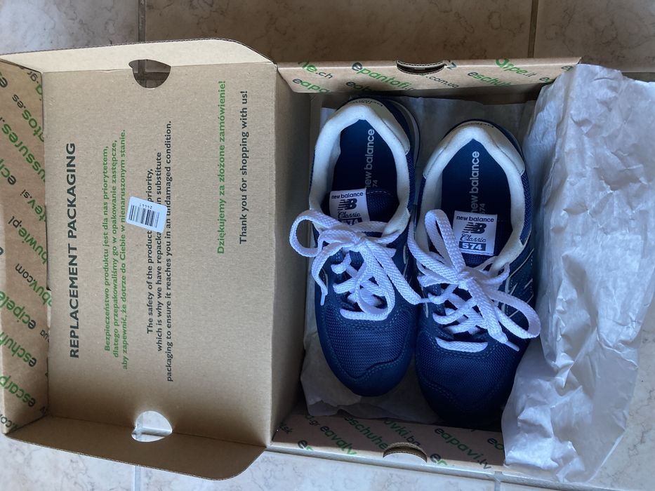 Adidasi new balance 34,5