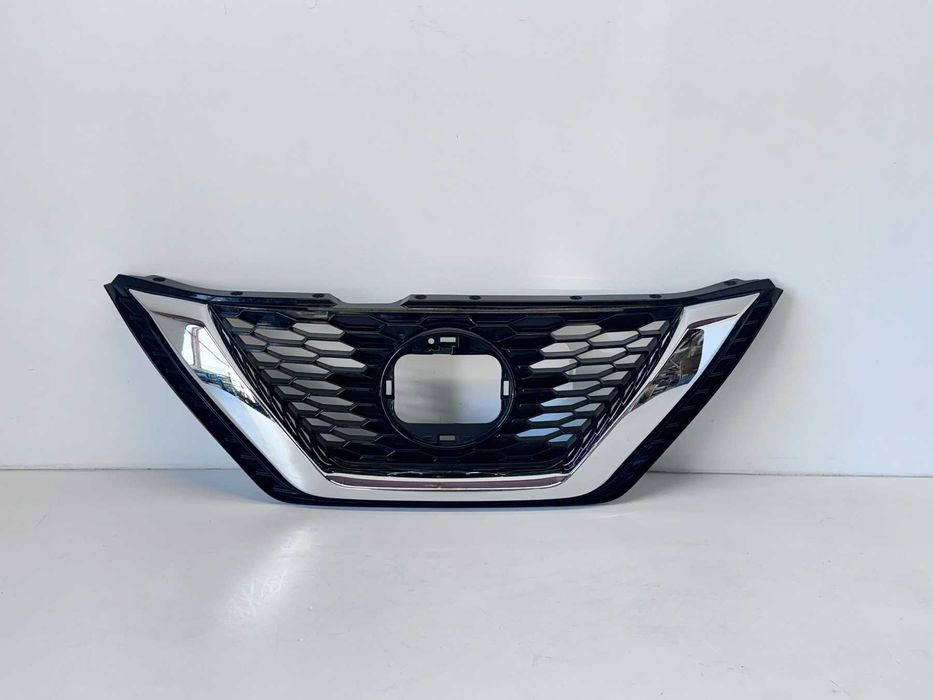 решетка радиаторна Nissan Qashqai 2017-2021 г. #1074V.