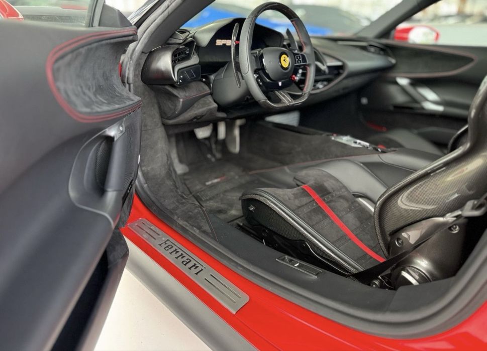 Ferrari SF90 Spider 1001 hp 2023