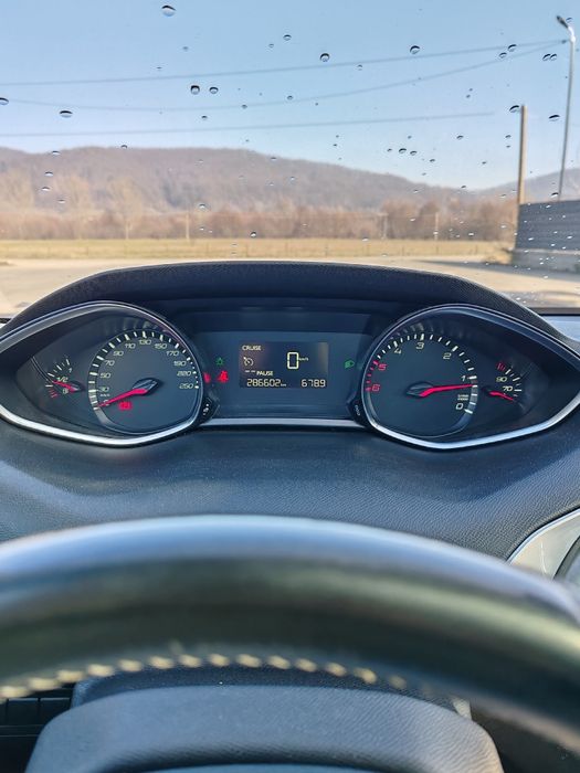 Peugeot 308 1.6 HDi 2014 – Piele, Plafon Panoramic, Întreținută