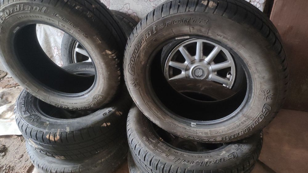 Продам зимние резину ,и летнЯя тоже есть