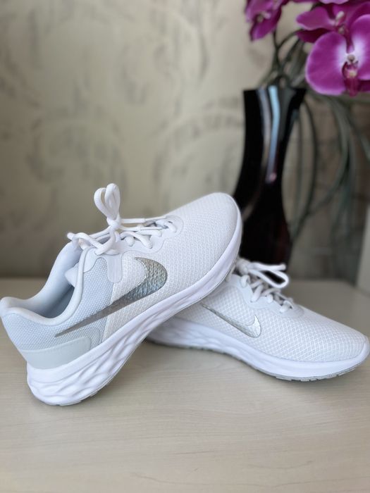 Новые кроcсовки Nike Revolution 36-37р.