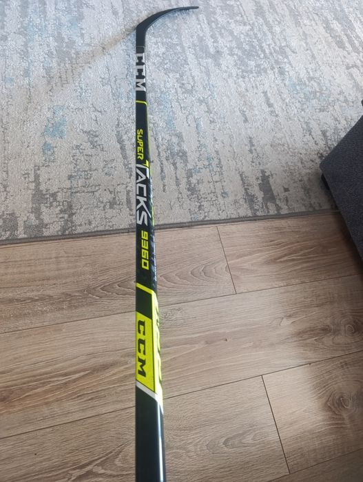 хоккейная клюшка