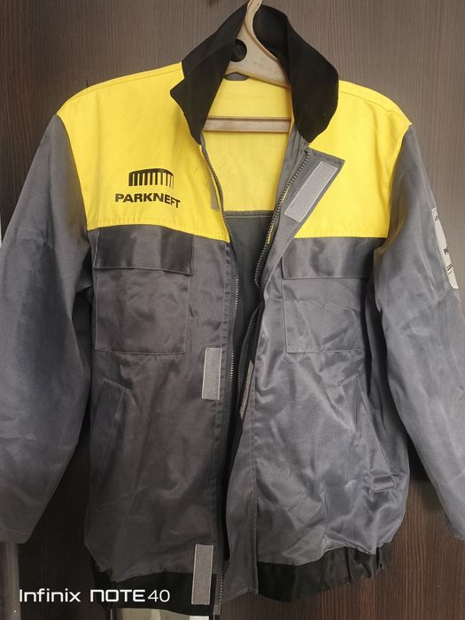 Продам спецовочные куртки