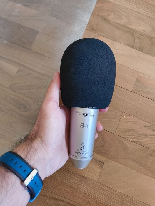 Микрофон Berhinger BH1