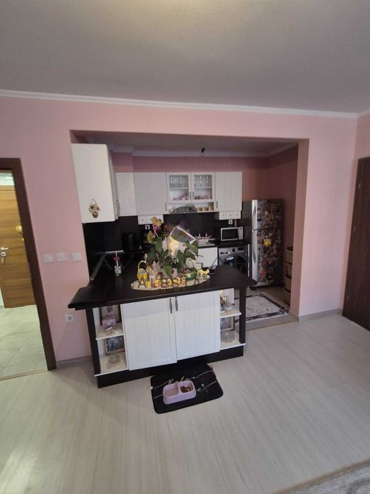 Продава се Тристаен апартамент в Пловдив, Остромила - 120 кв.м за 1550 €/кв.м - Снимка #3