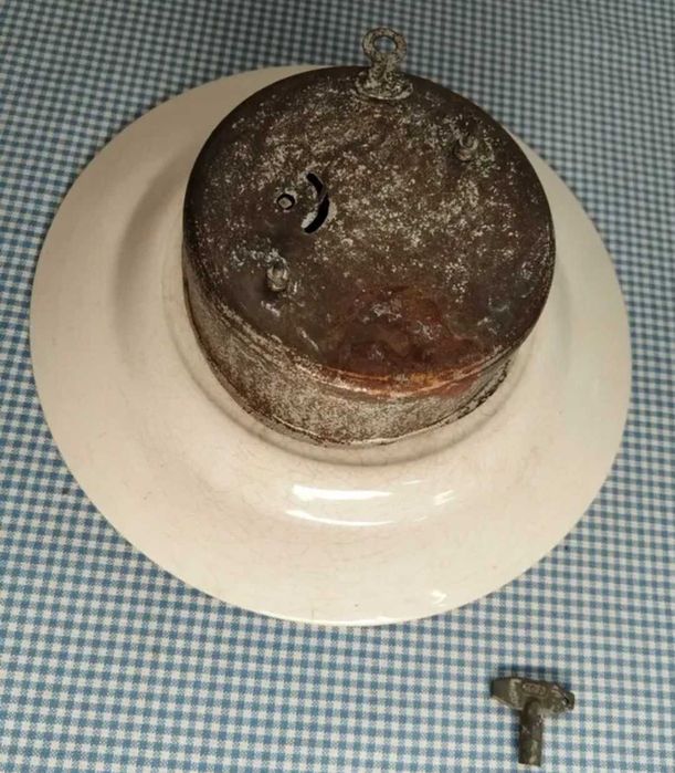 Ceas vechi de colecție, cu reclama, Ziarul Minerva, perioada Regalista