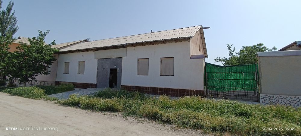 Уй сотилади Султонободта