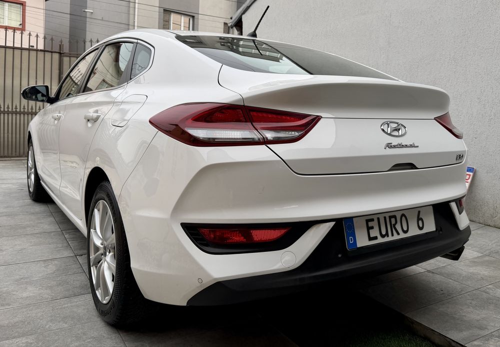 Hyundai i30  fastback  2018 benzina euro 6 120cp import germania recen