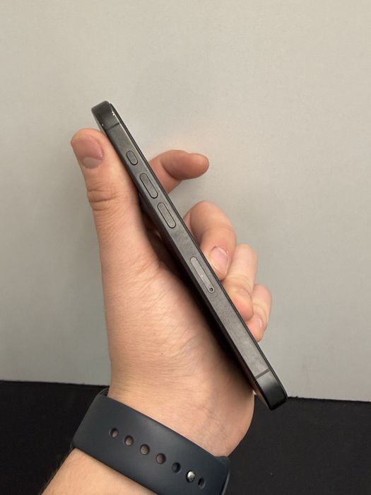 Продам iPhone 15 Pro