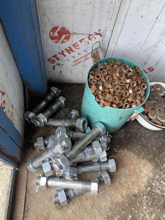 болты, гайки