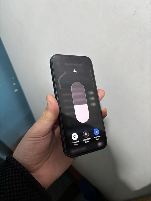 Продам айфон 13