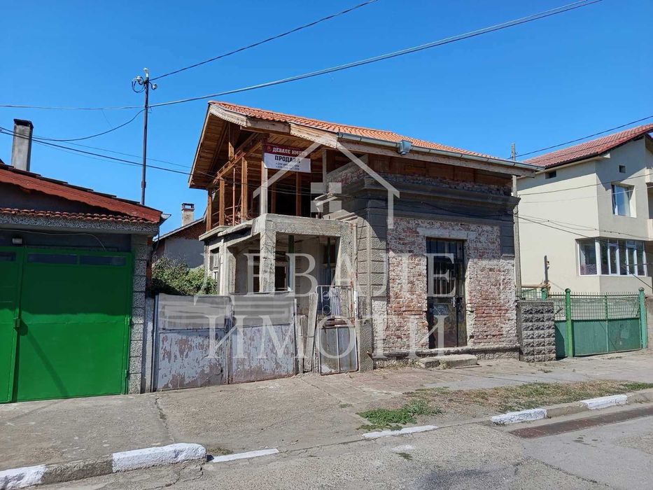 Продава се Къща в Русе, Здравец Север 1 - 136 кв.м за 300 €/кв.м - Снимка #1