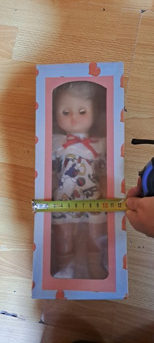 Păpușă arădeancă în cutie originală