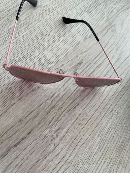 Детски дрехи и очила