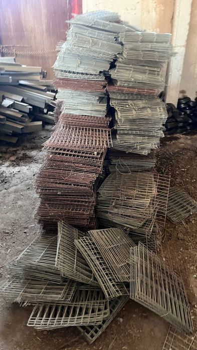 Товуқ боқиш учун клеткалар бор