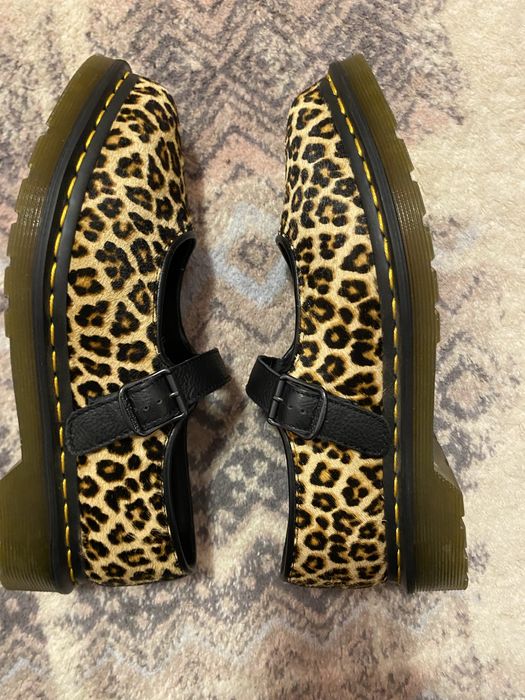 Dr. Martens Leopard Mary Jeans