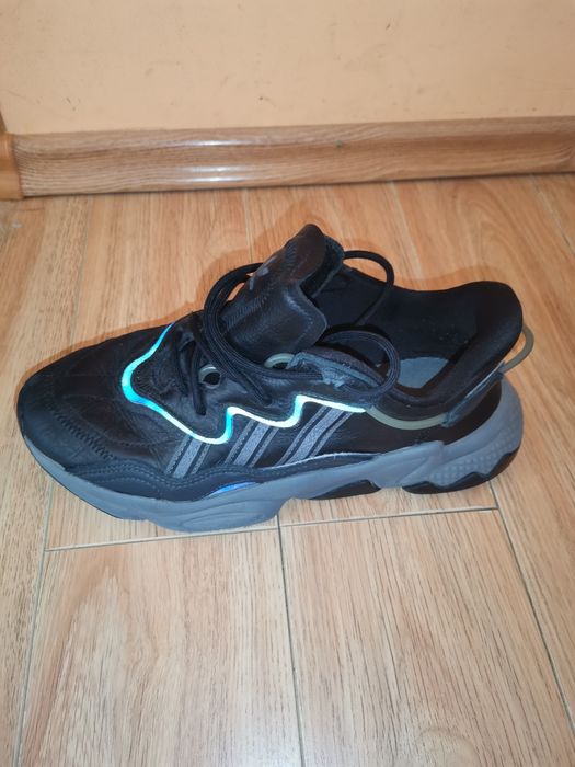 Adidasi: Adidas ozweego