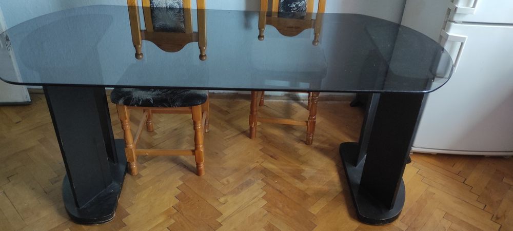 Холна маса със закалено стъкло
