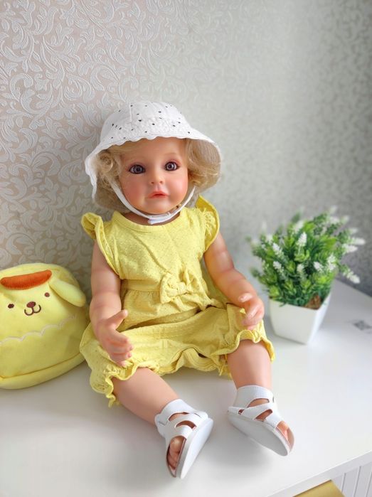 Продам пакет игрушек для девочки кукла реборн с набором одежды