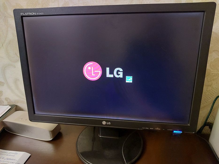 Продам монитор LG