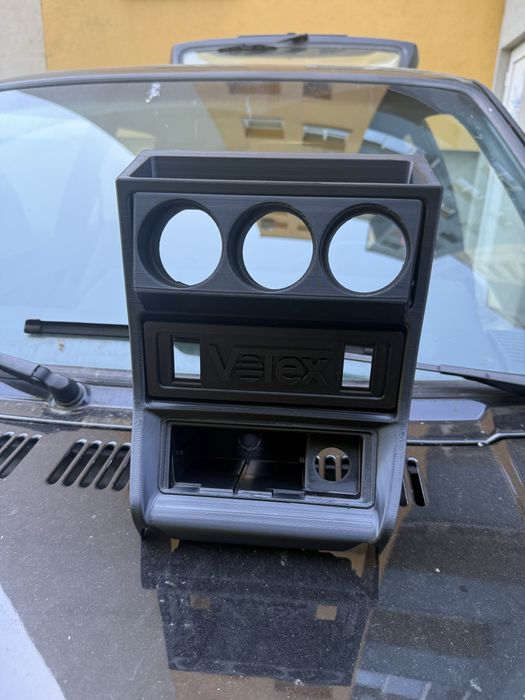 Конзола VOTEX за VW Golf Mk2 , емблеми
