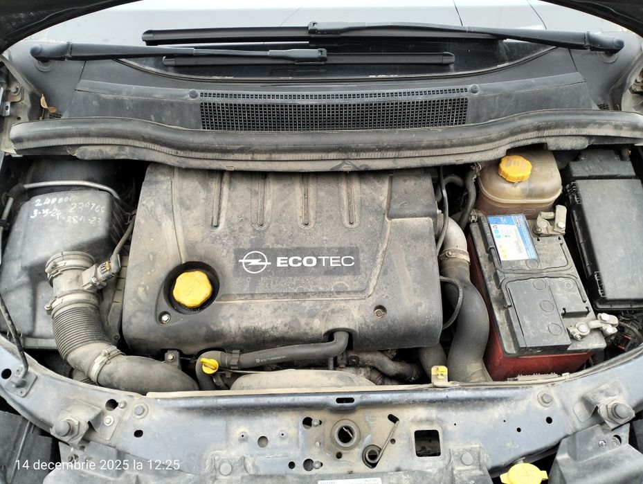 Vând Opel Zafira