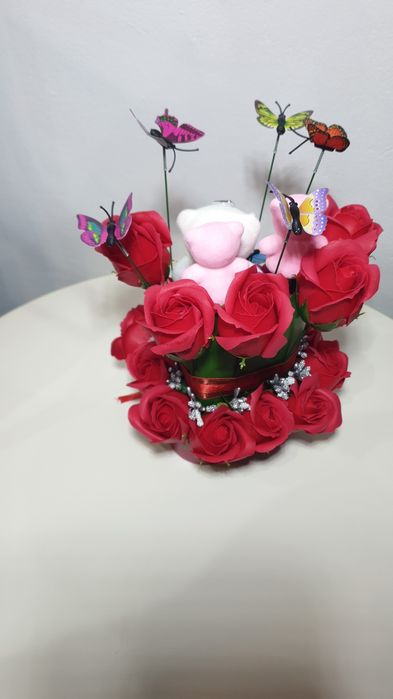 Revis aranjament cadou Ideal si special buchet  trandafiri sapun