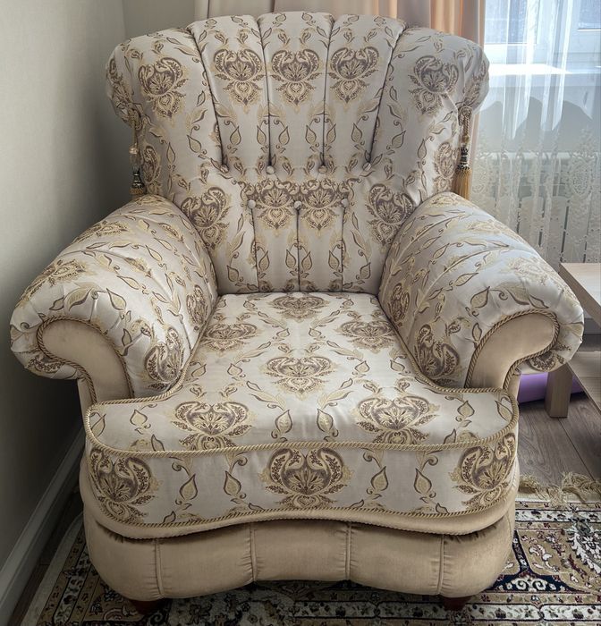 Диван сатам 2 креслосымен 2 декор. подушками