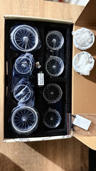 Нов модел въздоховоди за w213 светещи за Е- класа след 2014г 64 цвята