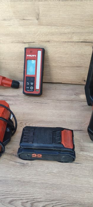 Laser panta Hilti pr 40 22 nuron. Receptor pra400, incarcator c6 si baterie