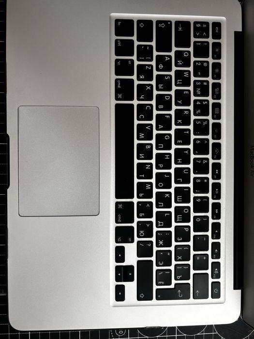 Продам MacBook Air 13″ Early 2015, модель A1466