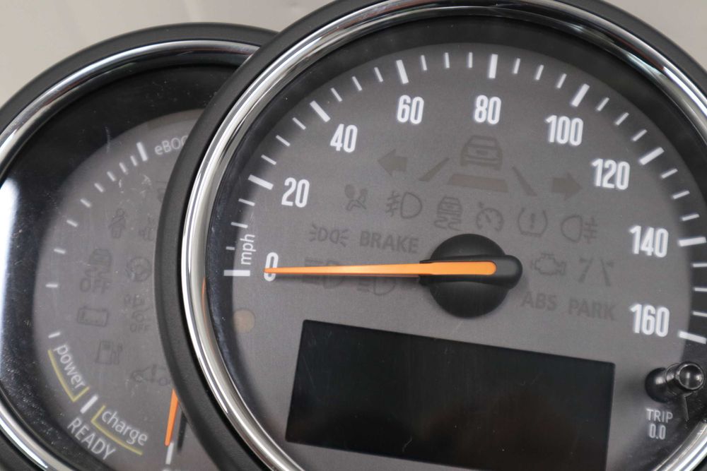 Километраж Километражно табло Мини Кънтримен Ф60 Мили Бензин