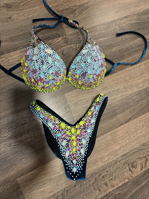 Състезателен бански