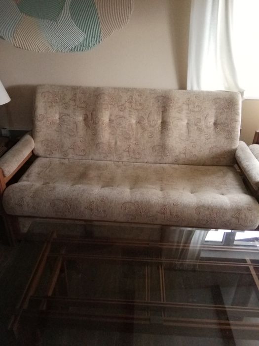 Диван две кресла и таборетка