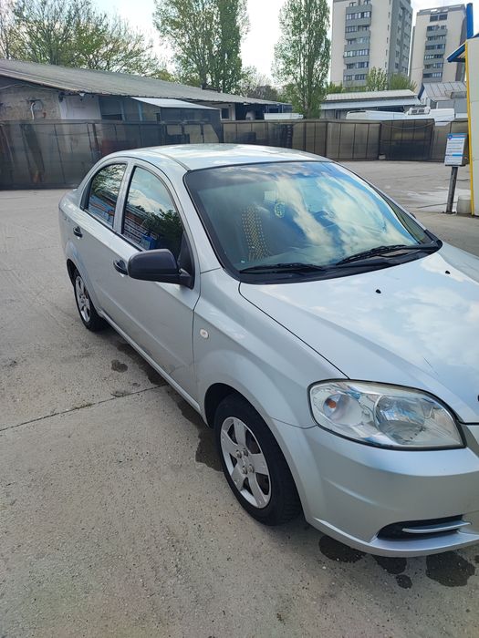Vând Chevrolet Aveo 2011.
