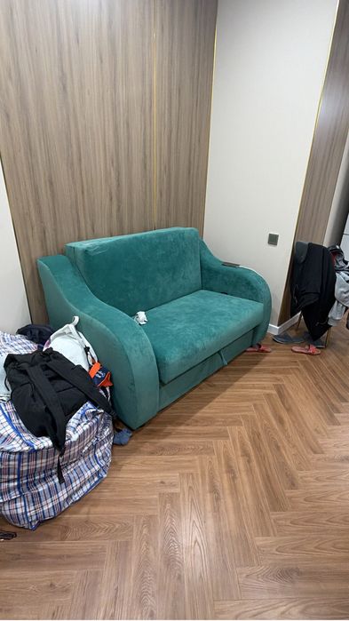 Срочно продам два дивана