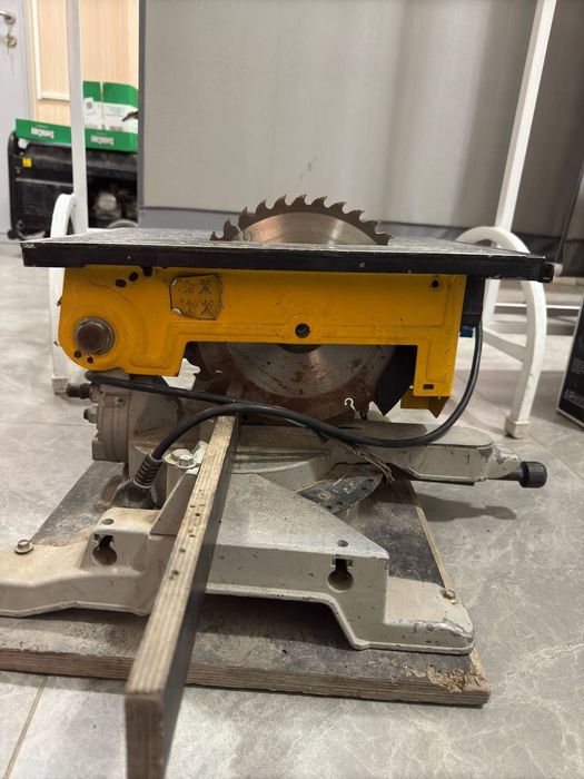 Dewalt углорез торцовка
