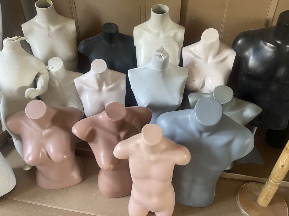 Продавам манекени торсове и цели