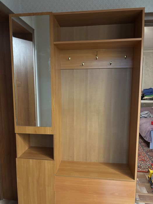 Продам шкаф в прихожку