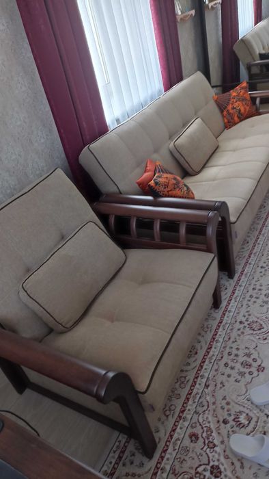 Продаю диван с креслом