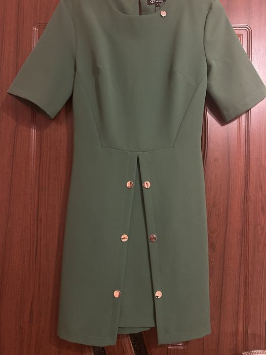 Чисто нова рокля на модна къща Lucy. Размер С !