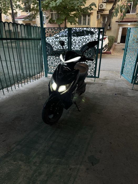 M8 venom 150сс скутер