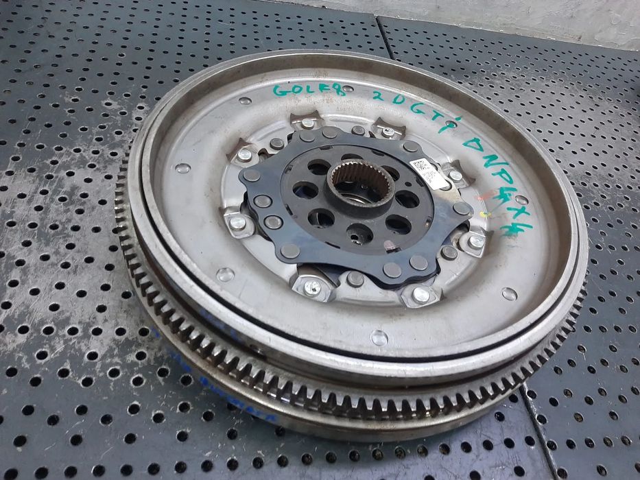 volanta masa dubla 2.0 tsi gti dnp  vw golf 8 4x4 pentru cutie automata 05l105266j