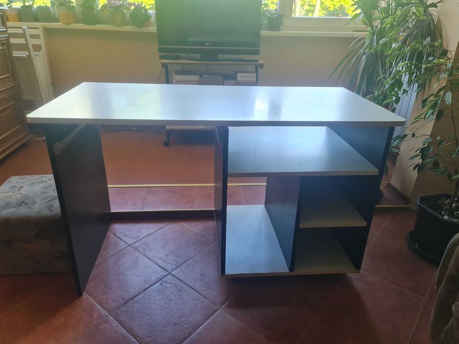 Бюро ученическо , студентско 100лв.