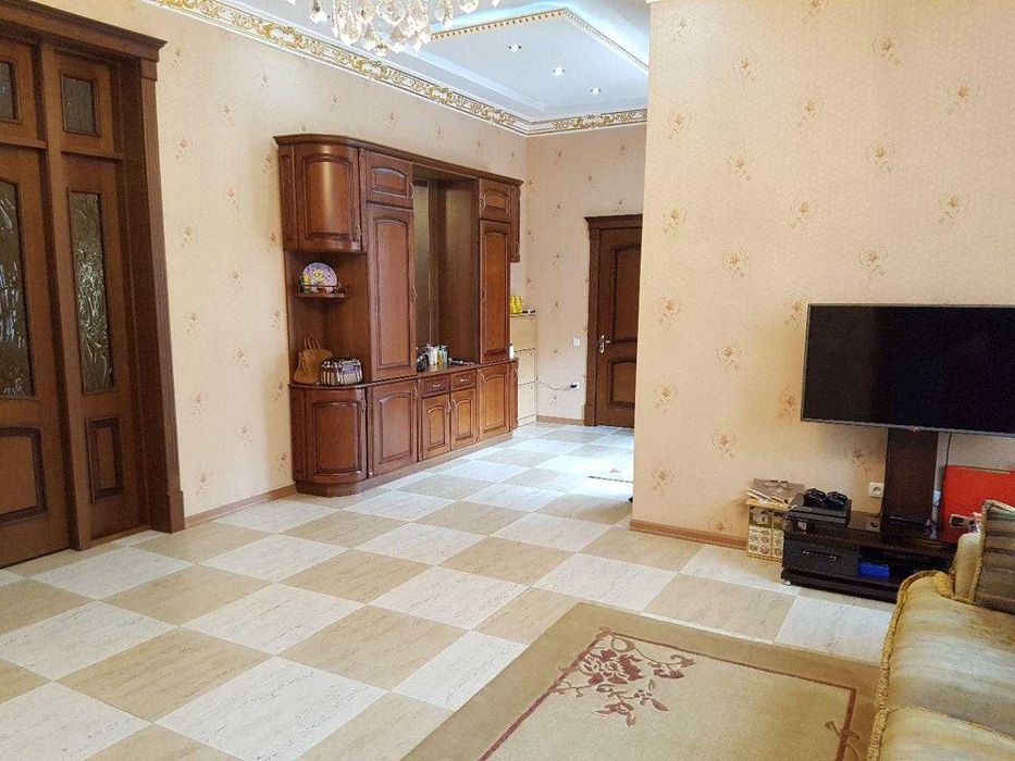 2х этажный дом 5.5 соток 330м2 Ракат махалля 6 комнат, 4 с/у, бассейн