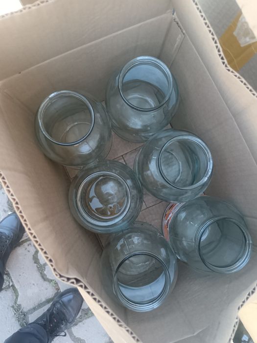 Продам банки 2 литровые
