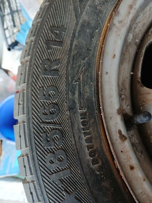 Продавам зимни гуми.